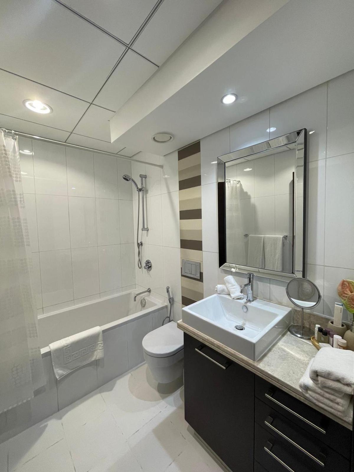 First Class 2Br With Burj Khalifa & Downtown View 迪拜 外观 照片